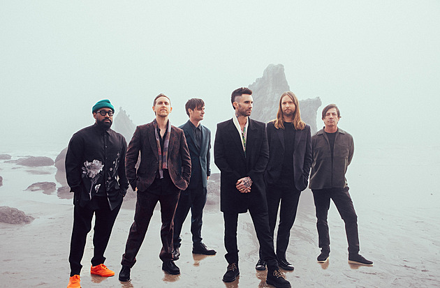 RECENZE: Nové album Maroon 5 je na omak příjemné, ale záhy začne obtěžovat