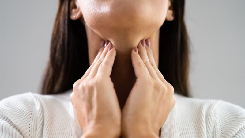 Větší obvod krku může značit cukrovku i srdeční problémy. Kolik centimetrů vás má varovat?