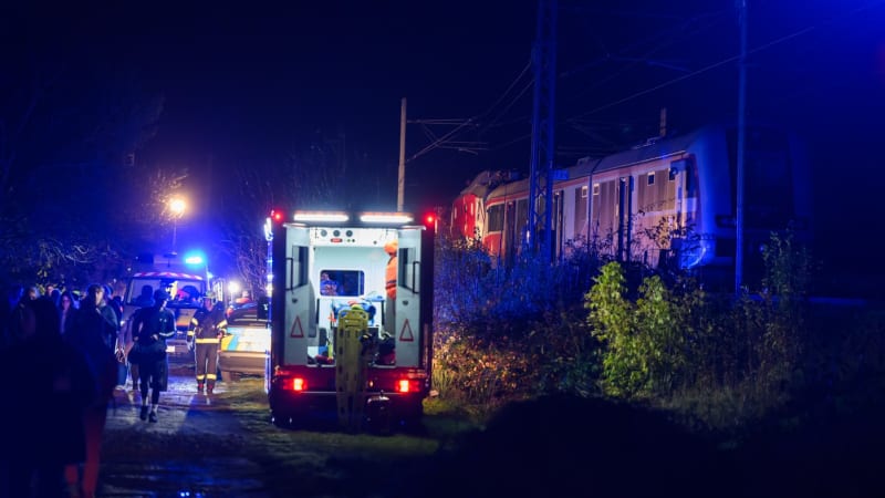 Přišel náraz a lidé kolem krváceli. Cestující líčí srážku vlaků na Slovensku