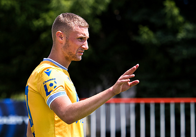 Fotbal šel stranou, pak Teplicím pomohl k záchraně. Kričfaluši o rodinné tragédii