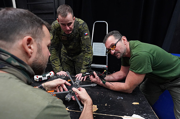 Vojenská policie zasahuje kvůli sbírce na drony pro Ukrajinu. Šetří, jak byly pořízeny