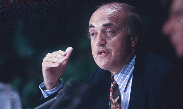 Zemřel Peter Arnett. Držitel Pulitzerovy ceny reportoval z válek ve Vietnamu i Iráku