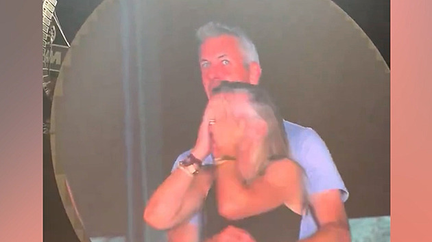 Cabotová promluvila o videu z koncertu Coldplay a jak dopadl vztah s Byronem