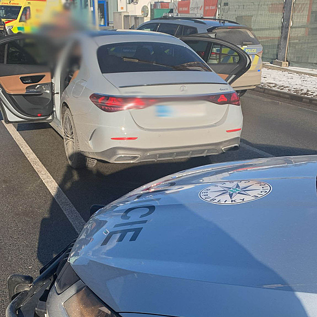 Hromadná bitka cizinců na zahradě v Brně, několik aktérů naháněli policisté