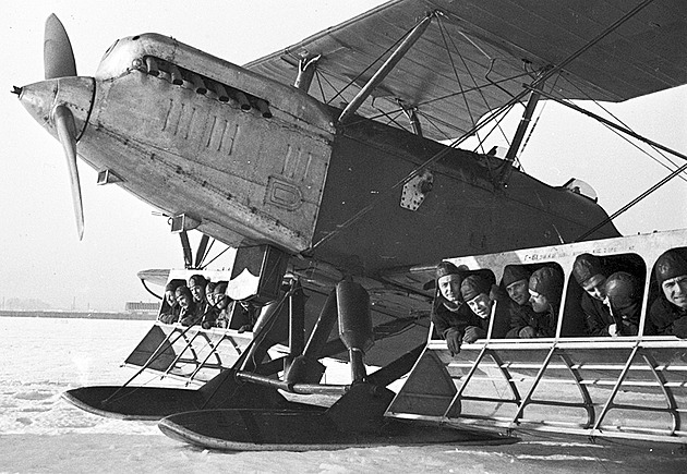 Hliněné pumy či shazování tanků. Ani největší ruský vynálezce neunikl NKVD