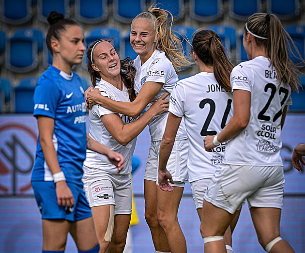 Slovácko sa nebojí. A prohání pražská „S“. Jak se dělá ženský fotbal v Hradišti?