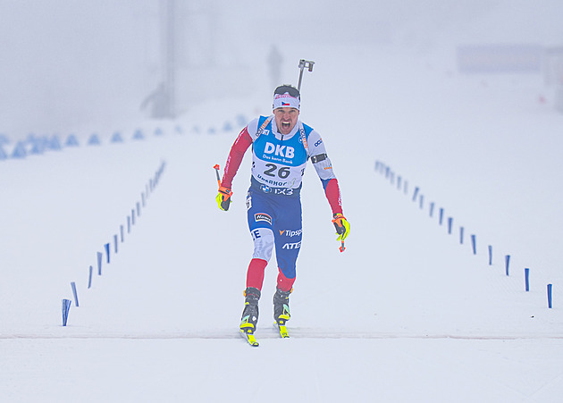 Pro Siverta. Giacomel věnoval výhru ve sprintu zesnulému kamarádovi Bakkenovi
