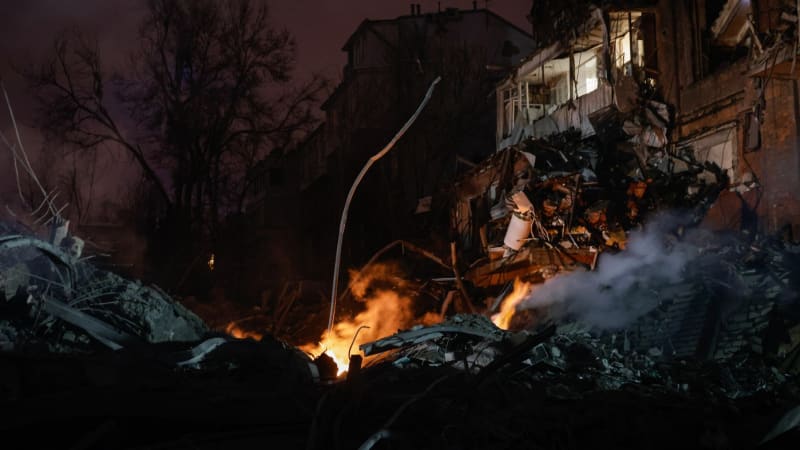 Mohutný útok na Ukrajinu: Zásahy hlásí Kyjev i Lvov, Rusové možná útočili obávaným Orešnikem