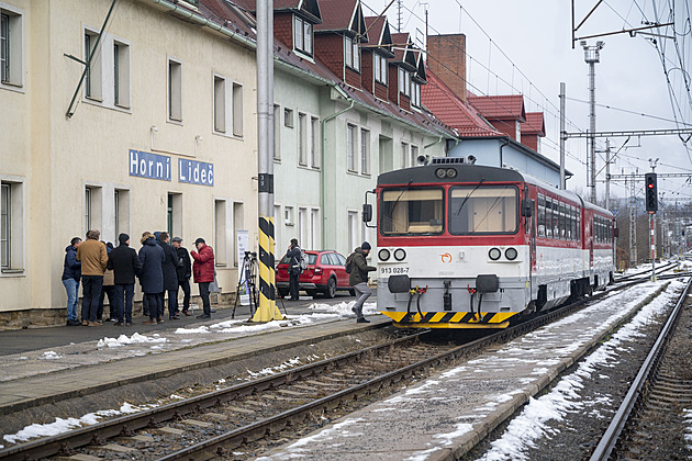 Trať ze Vsetína na Slovensko uzavře oprava, místo vlaků pojedou autobusy