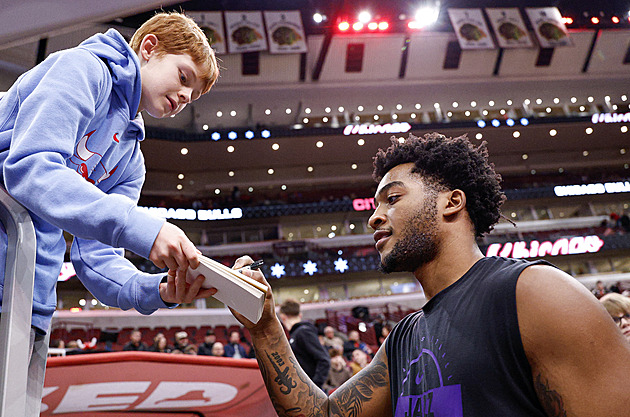 Nejlepší výkon náhradníka za třicet let k výhře nevedl. Dallasu se zranil i Flagg