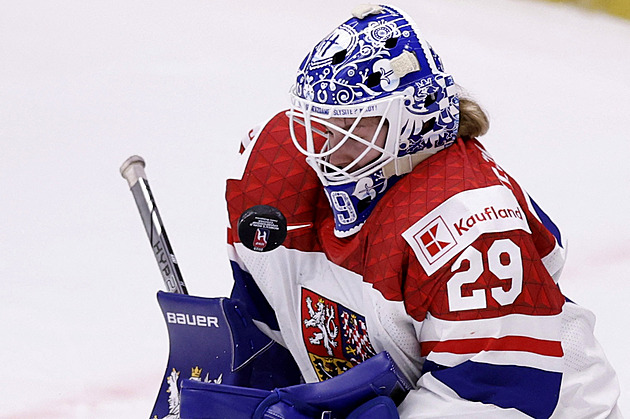 Brankářka českých hokejistek představila výstroj pro hry v Miláně. Líbí se vám?