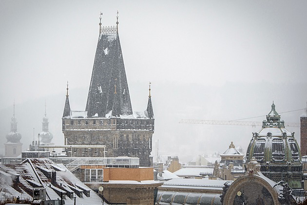 Když se na Prahu sesype sníh, je to úžasný pohled. Odtud ji neuvidíte