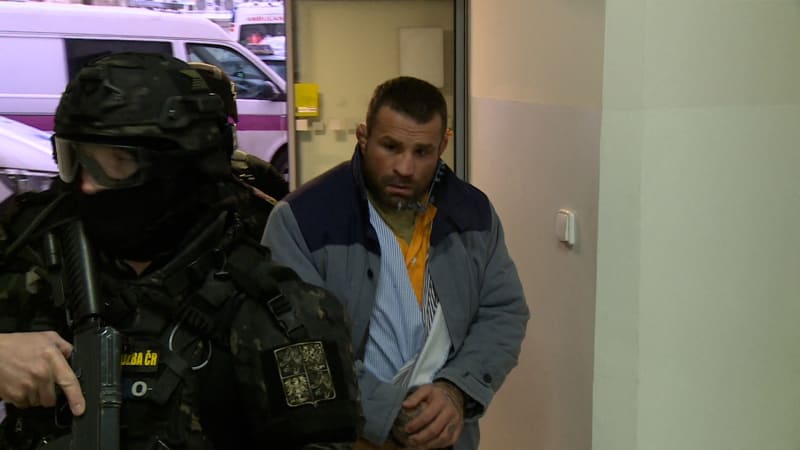 Rusko, kokain i hračky: Policie zveřejnila detaily k případu, v němž má figurovat Vémola