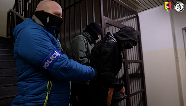 Napadl ženu při půjčování sdíleného auta, policie útočníka zadržela a obvinila