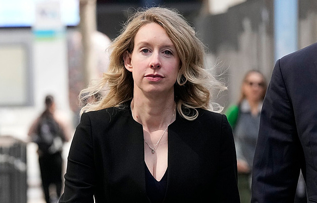 Holmesová píše Trumpovi. Podvodnice z Theranosu žádá o předčasné propuštění