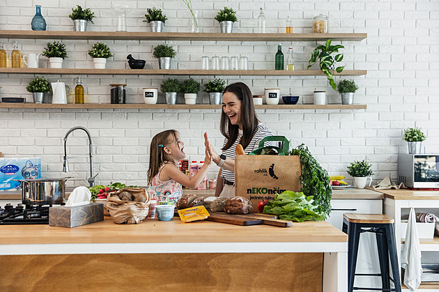 Co bude dnes k večeři. Asistentka Rohlíku vybere zboží i sestaví jídelníček