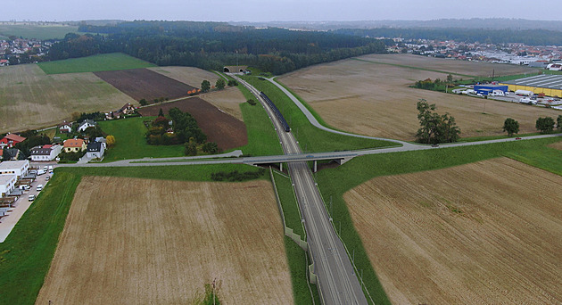Železniční koridor u Budějovic stopli, v novém rozpočtu SFDI na stavbu nezbylo