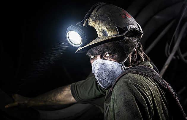 OBRAZEM: Svatba v dole i zastřelení horníci. Těžba uhlí na Ostravsku po 250 letech končí