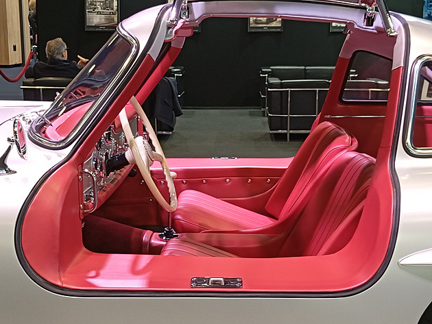 Perly za stamiliony: francouzští pradědečci, mercedesy a mezi nimi tatrovka