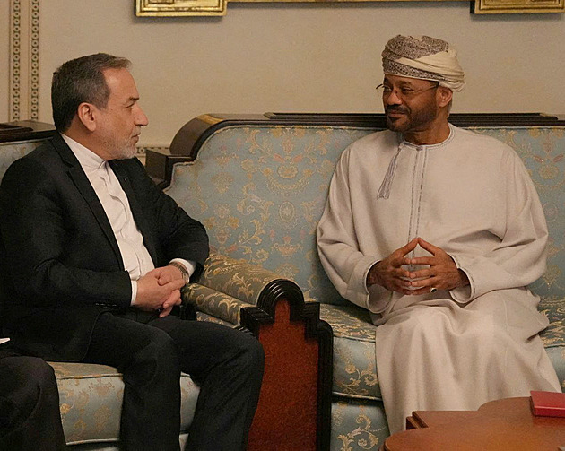 V Ománu skončily první rozhovory mezi USA a Íránem o jeho jaderném programu