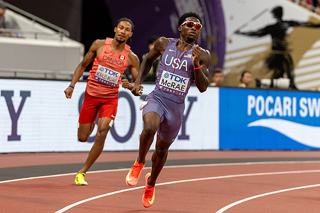 Padne napotřetí halový rekord na čtvrtce? McRae pokořil letité maximum o pět setin