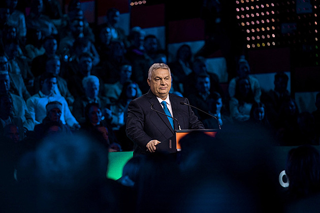 Po volbách vymýtíme Bruselem podplacené soudce, novináře i politiky, řekl Orbán