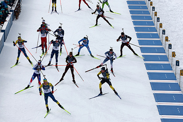 Biatlon na ZOH 2026 ONLINE: Krčmář jednou chyboval, ale drží čtvrté místo