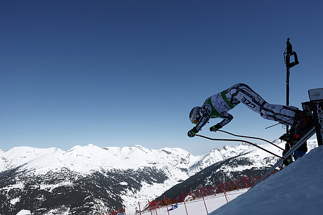 Super-G ONLINE: Ledecká zatím čeká na start. Do čela jde Robinsonová