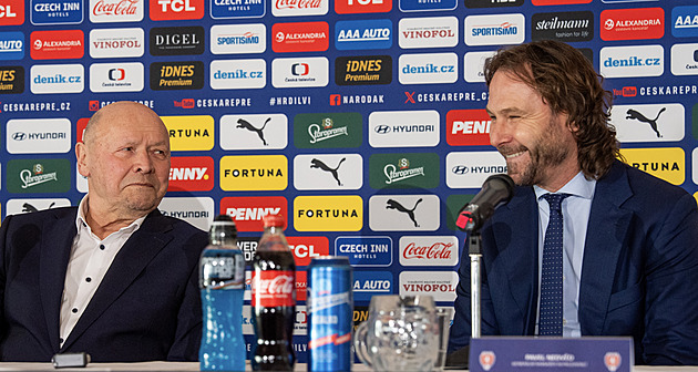 Proč vzal Buchu, jak s kapitánem, proč chybí Černý? Kouč Koubek o týmu na baráž