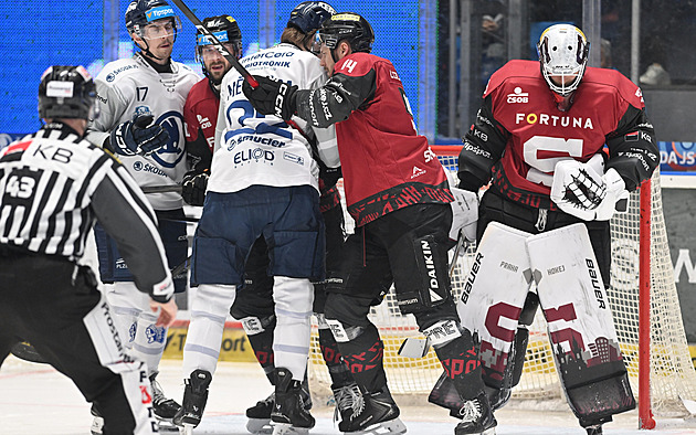 ONLINE: Začíná čtvrtfinále extraligy. Sparta vede v Plzni, Kometa ztrácí v Pardubicích