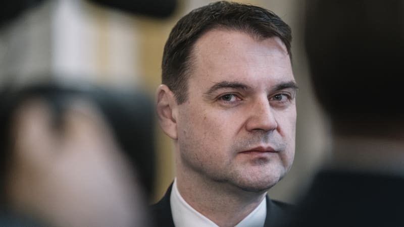 Macinka zrušil odbor, který měl čelit Putinově propagandě. V Rusku mají radost, zní z opozice