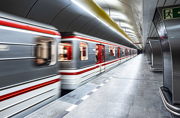 Stanice metra Českomoravská se znovu otevřela. Speciální eskalátory jsou pomalejší