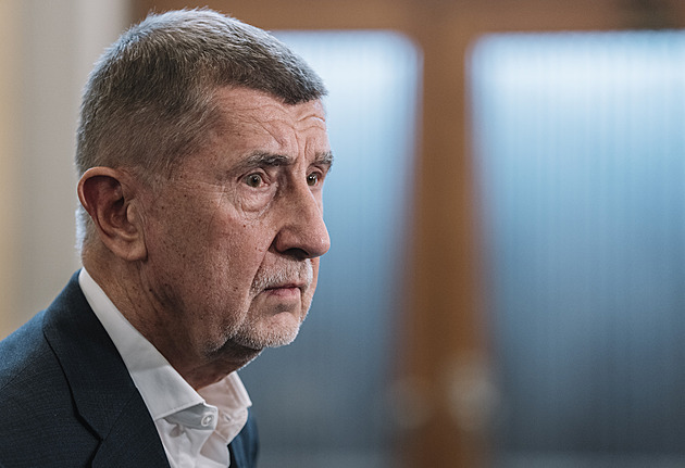 Premiér Babiš svolal kvůli požáru haly bezpečnostní radu