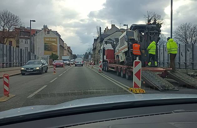 Řada uzavírek omezí dopravu v Budějovicích. I kvůli nim otevřou Rudolfovskou