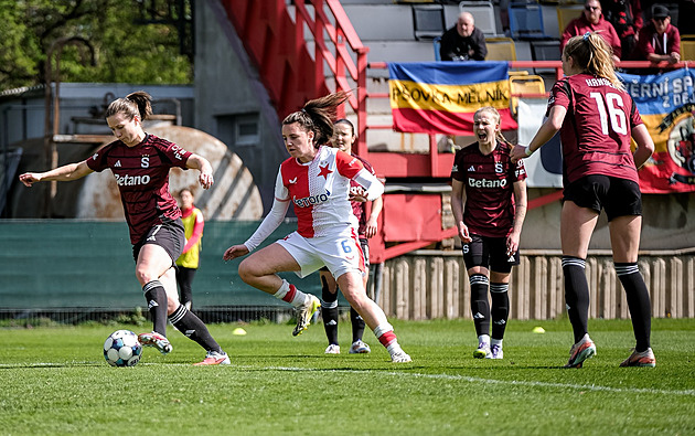 Emoce i vyloučení. Slávistky porazily v derby Spartu a přiblížily se na pět bodů