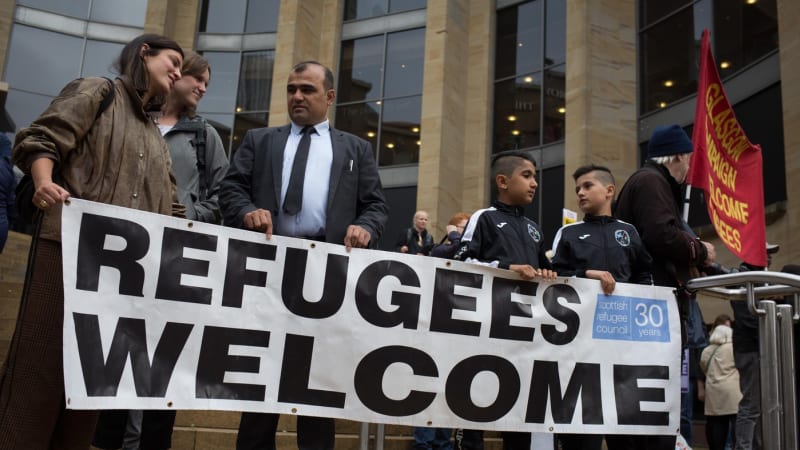 Nový trik migrantů, jak získat azyl: Vydávejte se za gaye, radí jim britští právníci