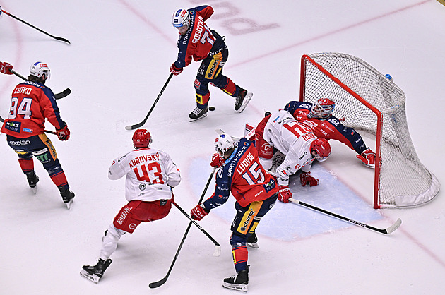 ONLINE: Třinec - Pardubice 1:1. Po Kondelíkově trefě srovnává Nestrašil