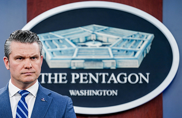 Z Pentagonu unikl e-mail o trestu pro NATO. Zmiňuje členství Španělů i Falklandy