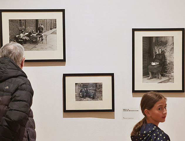 OBRAZEM: Šeď normalizace i rázovité postavy. Ostrava objektivem světoběžníka