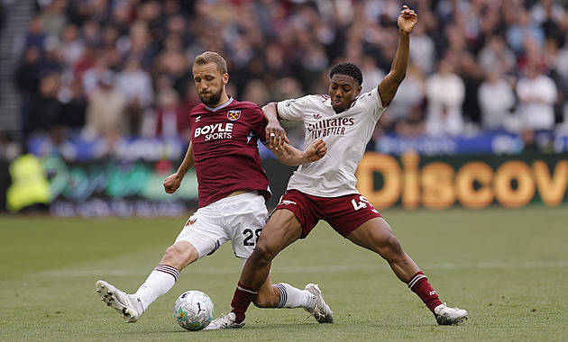 ONLINE: Derby Arsenalu s West Hamem, Aston Villa jen remizovala s Burnley