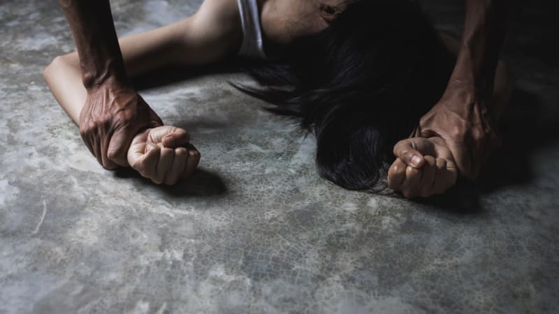 Za dvě znásilnění do vězení nemusí. Nad dětskými sexuálními útočníky se smiloval britský soud