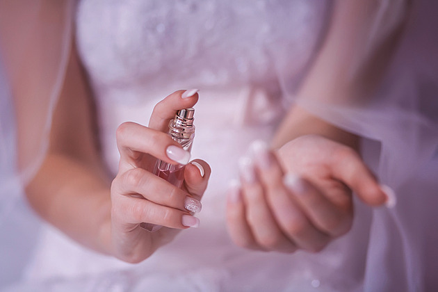 Lehkost, čistota a nenucená elegance. Takové jsou letošní jarní parfémy
