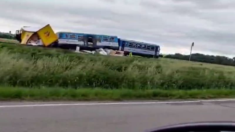Vážná železniční nehoda na Hané: Vykolejil vlak, z místa hlásí desítky zraněných