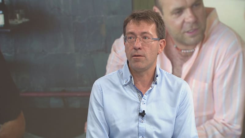 V teplákách a bez peněz: Krejčíř už není boss, říká reportér. Za slavným gangsterem jel do JAR