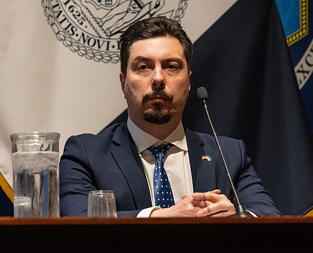 Vězení a propadnutí majetku. Exšéf nejvyššího soudu na Ukrajině dostal trest za úplatek