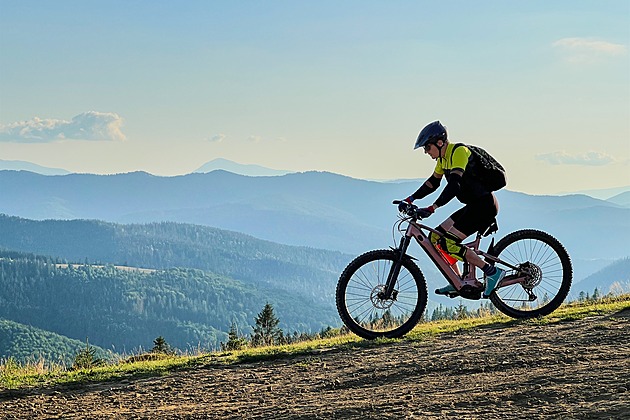 Tragické jaro pro elektrocyklisty. Úmrtí strmě přibylo, většina obětí jsou senioři