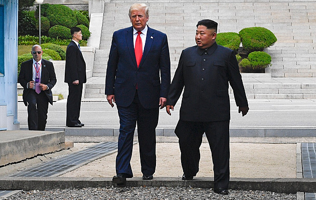 Po Íránu přišla řada na další zemi. Trump se chce věnovat Severní Koreji