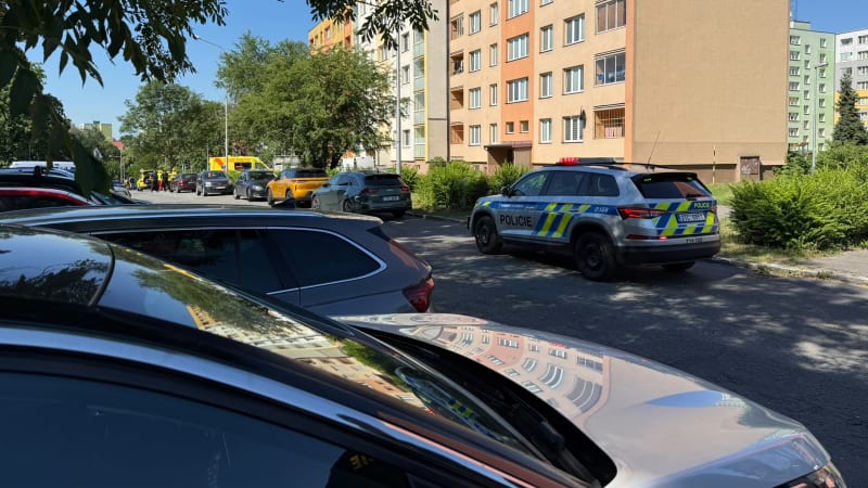 Střelba v Ostravě: Proti ozbrojenému muži zasahuje policie. Zranil nejméně jednu ženu